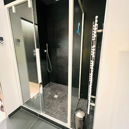 Liv Homes Gambetta Апартаменти Гренобль