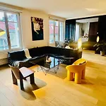 Liv Homes Gambetta アパート *