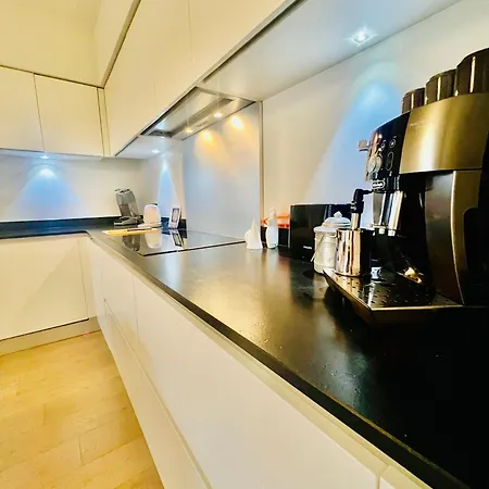 Liv Homes Gambetta Apartament *